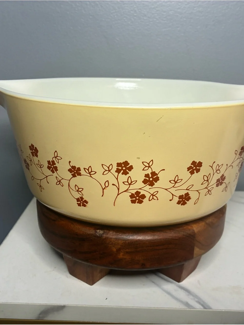 Pyrex Trailing Flowers 475-B 2.5 Qt Casserole Tan Brown Floral 1970s